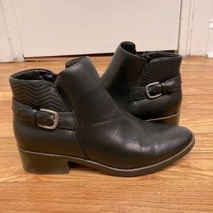 Gently Used Baretraps Marconi Booties Size 7.5